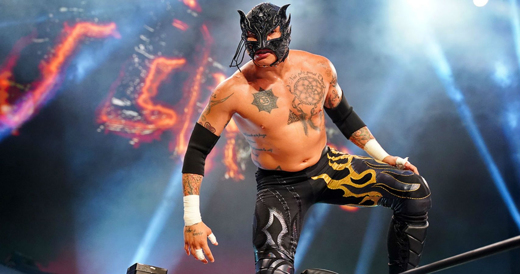 Rey Fenix Locked In With AEW Through 2025, Splitting From Penta El Zero ...